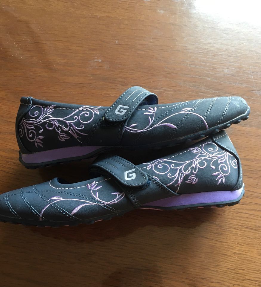 Schuhe Ballerinas 37 grau lila Glitzer neu in Flieden