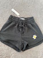 Neu - Bershka Shorts Gr. XS grau Frankfurt am Main - Bergen-Enkheim Vorschau