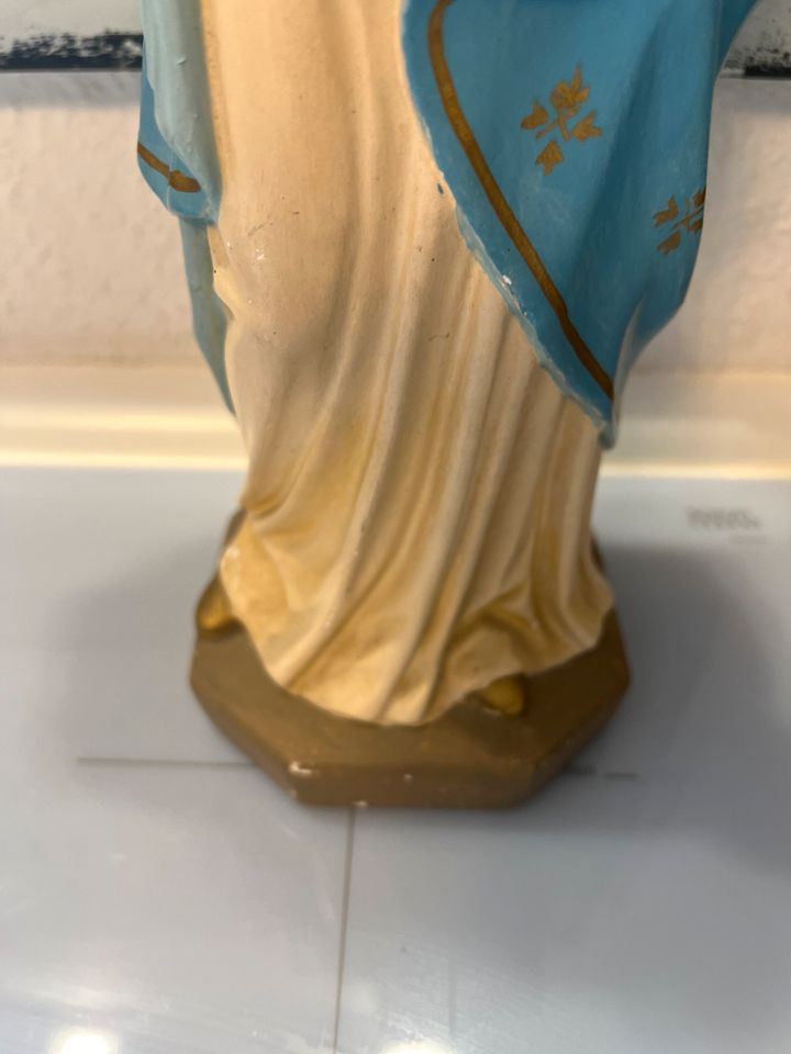 Madonna Gips Maria alt in Miltenberg