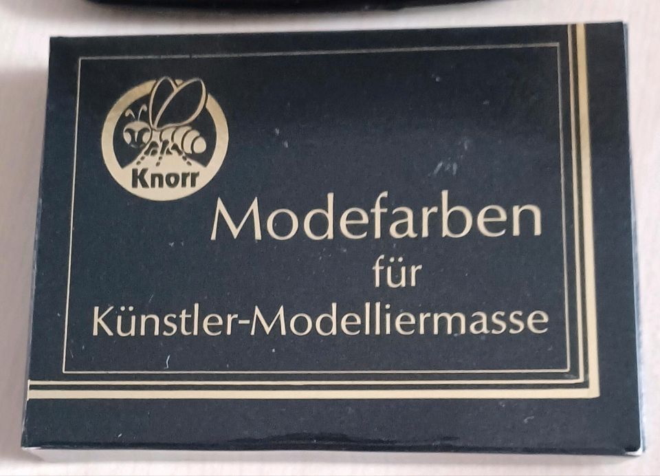 Künstler-Modelliermassen Farbe in Steinwiesen