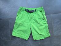 Kurze Hose Shorts Gr. 152 158 164 Quecha Gürtel 153 162 grün Hessen - Steinbach Vorschau