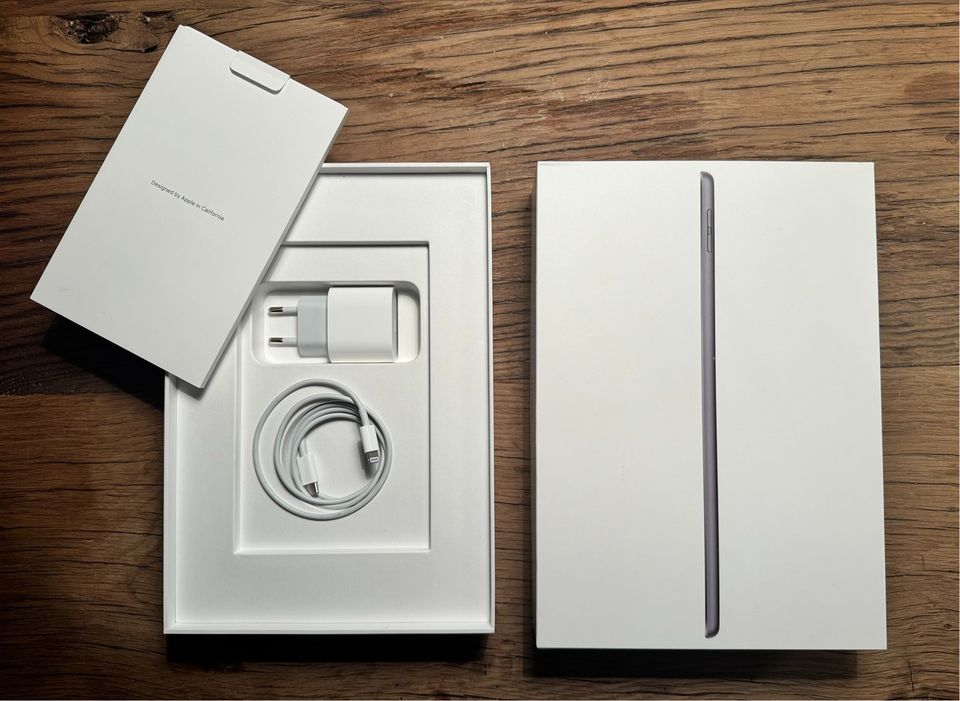 Apple iPad 2021 (9. Gen) WLAN, 10.20", 64 GB, Space Grey, A2602 in München