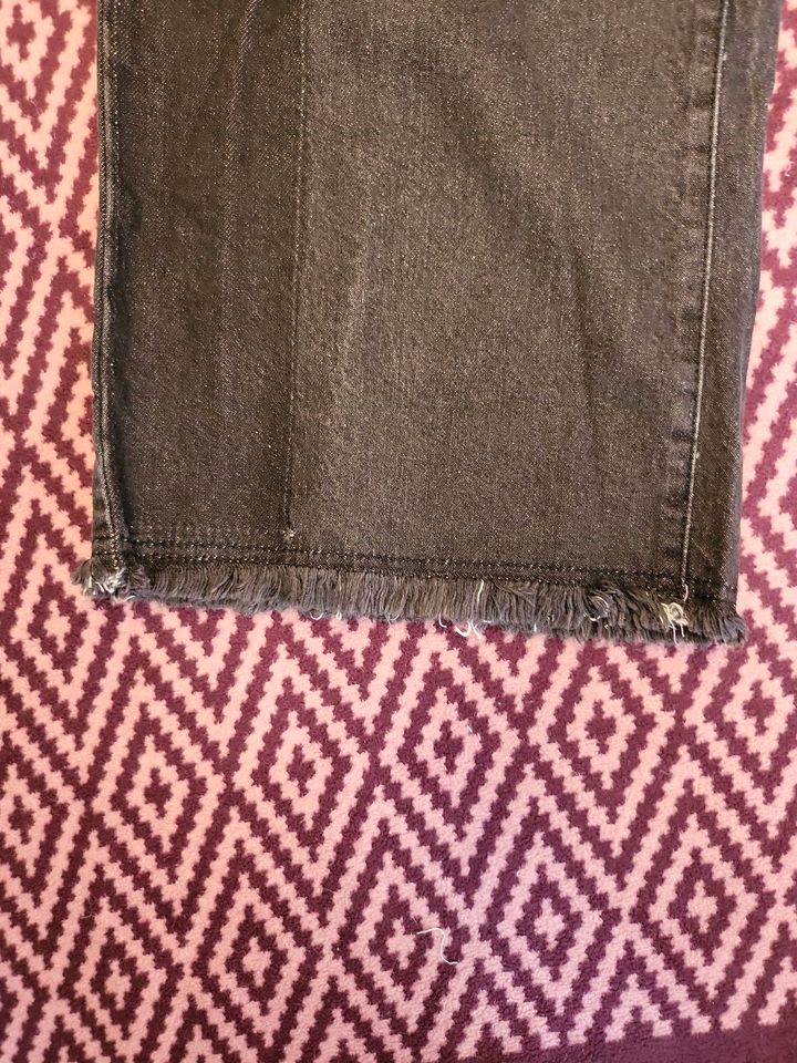 Benetton Damen Jeans W 25 in schwarz in Chemnitz