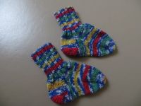 Babysocken, handgestrickt, bunt, für 0 - 3 Monate, Gr. 16 Hessen - Hanau Vorschau