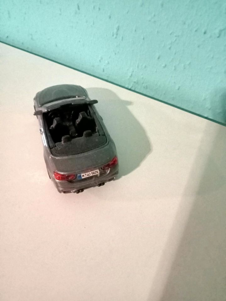 BMW M4 1:43 von Burago in Schwalbach