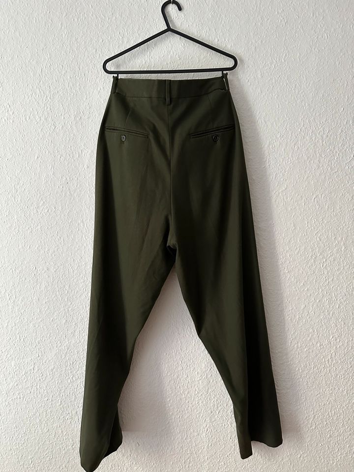 ASOS Grün Hose Khaki Green Trousers Chino Pants W30 High Waist in Berlin