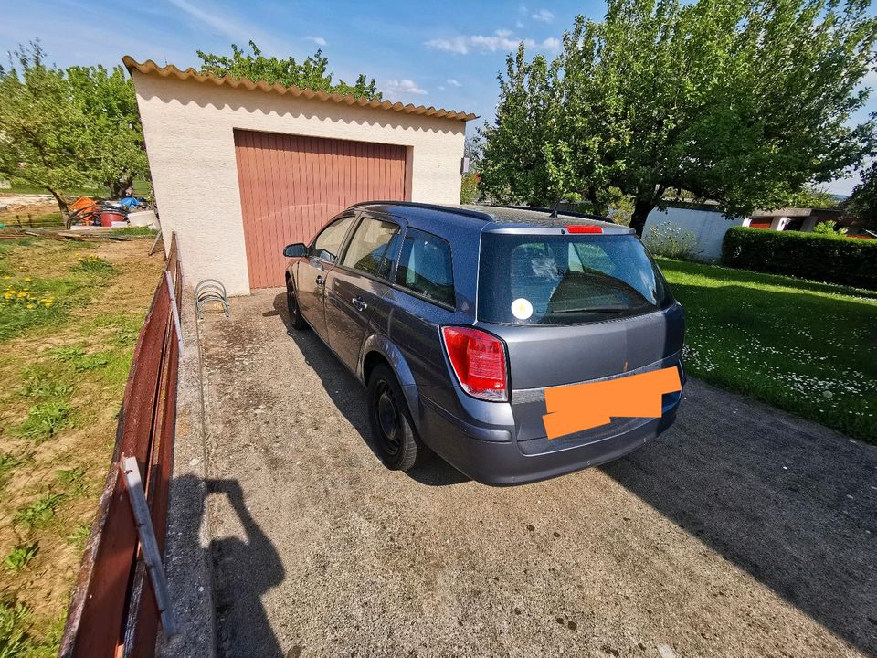 Opel Astra h 1.6 caravan in Niederstotzingen