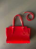 Lederhandtasche rot mit goldener Schnalle Hessen - Maintal Vorschau