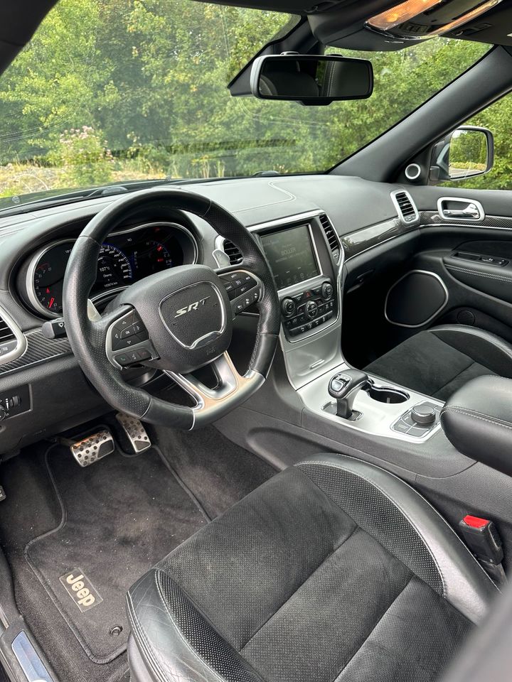 Jeep Grand Cherokee SRT in Neunkirchen Siegerland