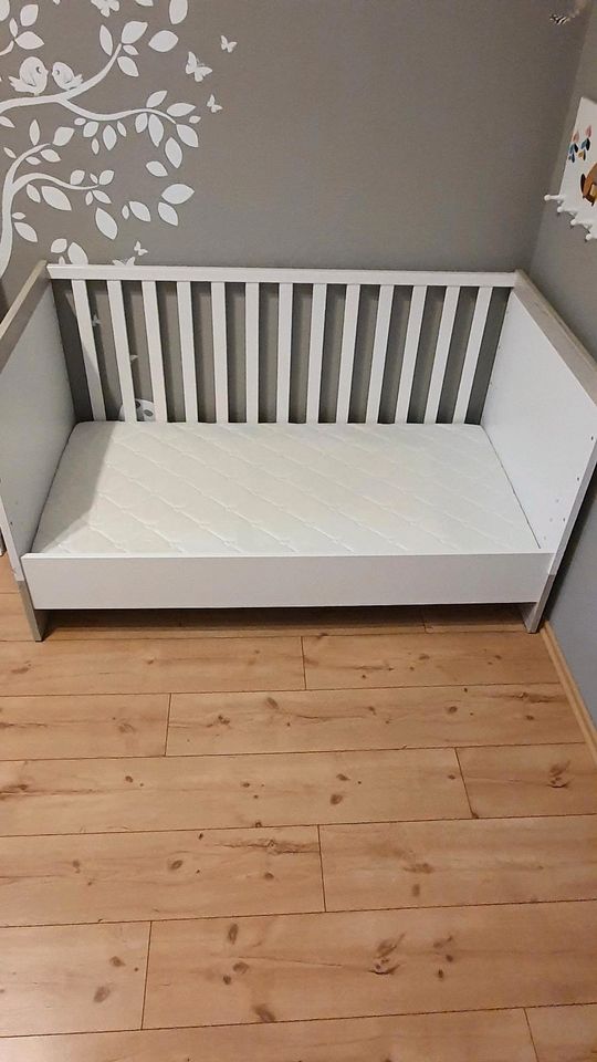 Baby / Kinderbett in Wattenheim