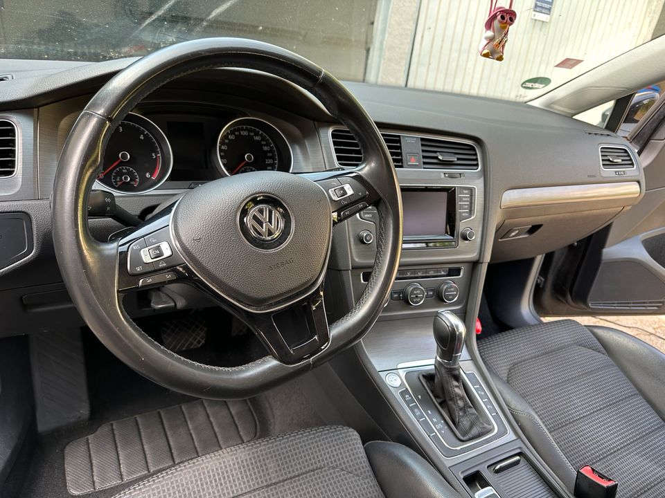 VW Golf VII 1.6 TDI BlueMotion Technology Comfortline in Baden-Baden