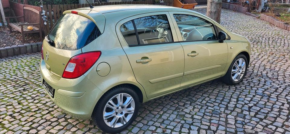 Opel Corsa D  1.2 Benzin in Magdeburg