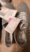 Neue Textilsneaker Größe 40 und neue Pumps Gr. 40 Hessen - Wehretal Vorschau