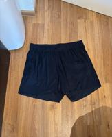 dunkelblaue Shorts in Größe 48/Samtoptik Niedersachsen - Rosengarten Vorschau