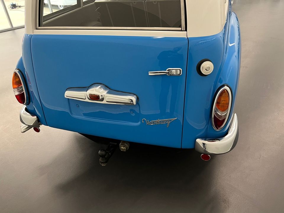 Wartburg 311 - 9 Rundheck Kombi mit Faltdach in Eberswalde