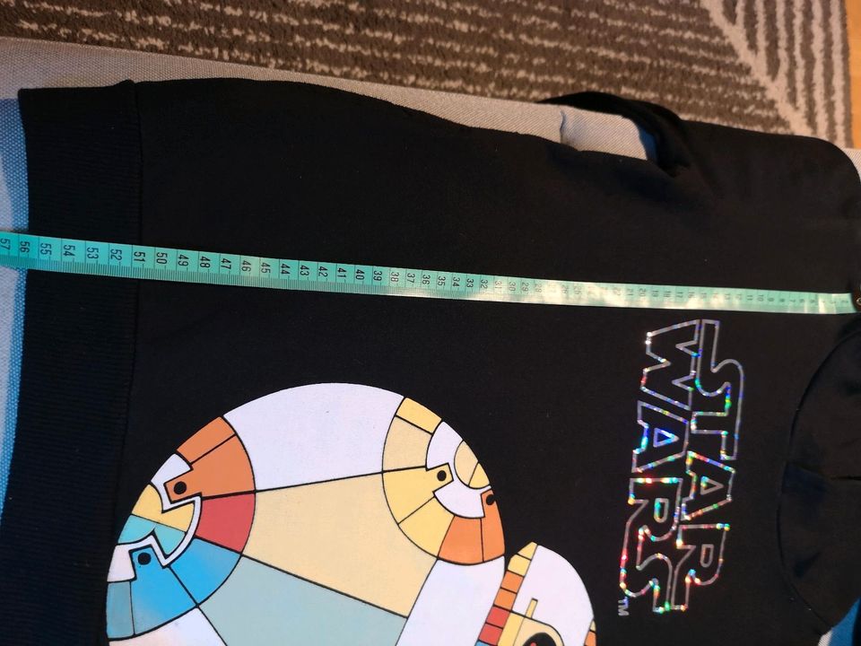 Zwei Star Wars Kapuzenpullover Hoodie 146 in Karlsfeld