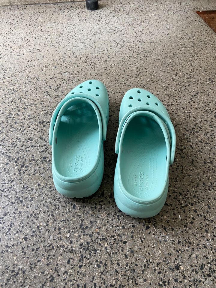 Crocs hellblau in Bonn