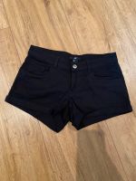 H&M Shorts Short 34 schwarz neu Neuhausen-Nymphenburg - Neuhausen Vorschau