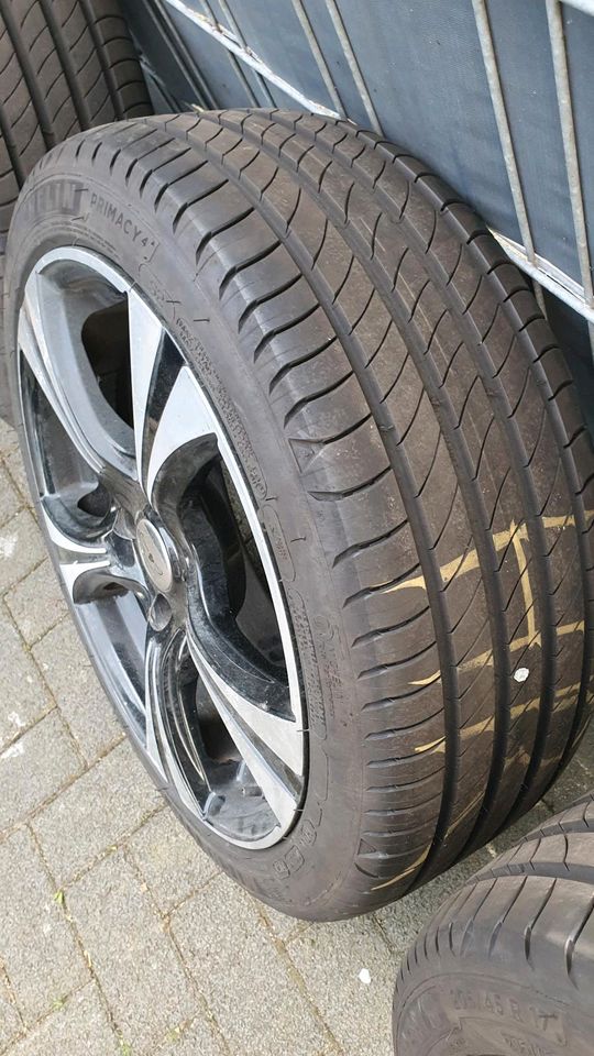 Mitsubishi Colt 4 x 114.3 7j x 17 ET40 Michelin 205 45 17 in Duisburg