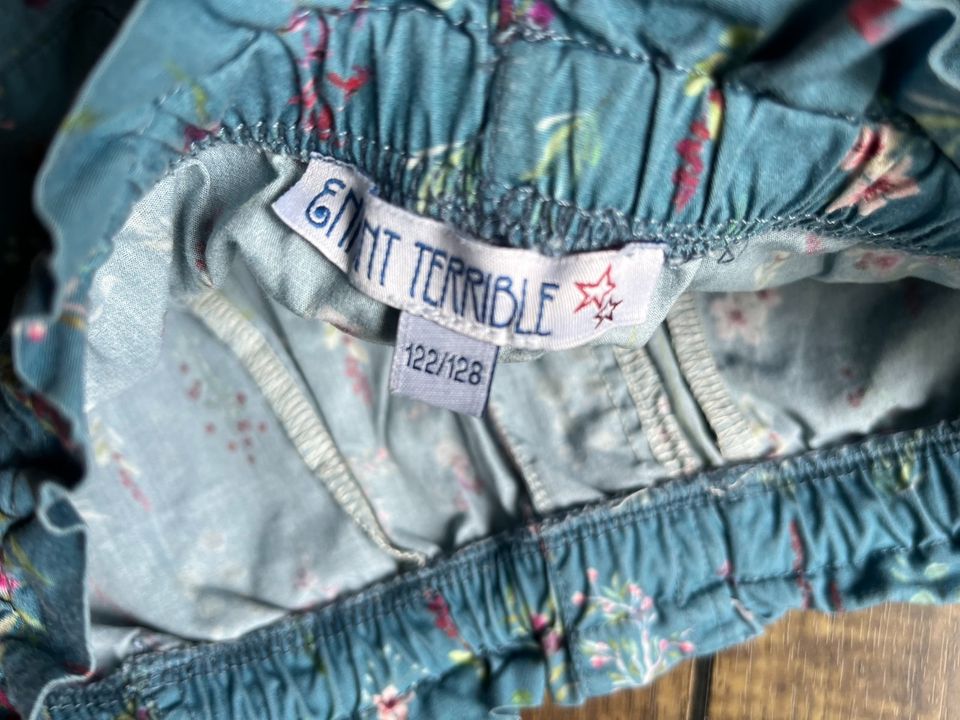 Enfant Terrible - kurze Hose, Shorts, Gr. 122/128, Blumen, Bio in Hamburg