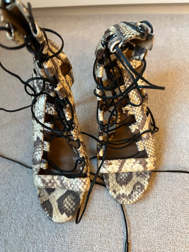 Aquazzura heels in Düsseldorf