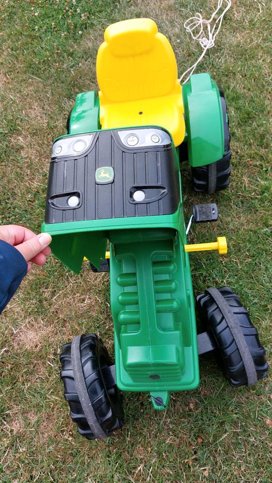 Traktor John Deere Kinderspielzeug in Mildenau