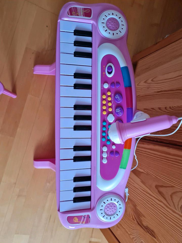 Simba Klavier Piano Kinder wie neu in Alfter