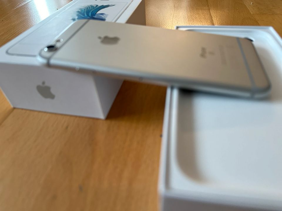 iPhone 6s Silber 32GB top Zustand in Böblingen