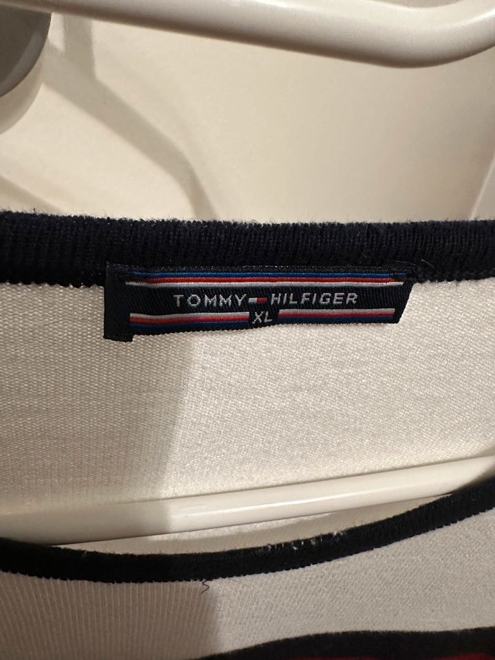 Tommy Hilfiger Langarmshirt, Gr. XL, Neuwertig in Poseritz