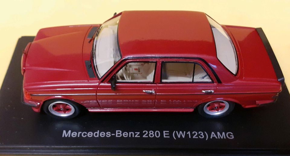 Mercedes-Benz  230 E (W123) AMG 1/43 1:43 in Frankfurt am Main