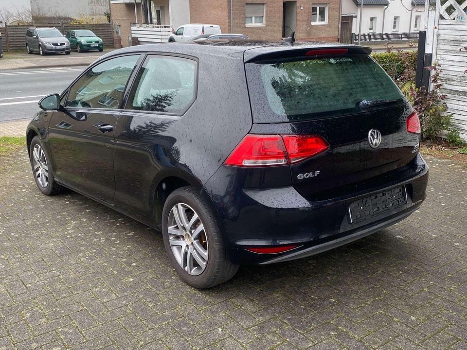 Volkswagen Golf Trendline BMT VII   Navi   Sitzhzg   TÜV NE in Bielefeld