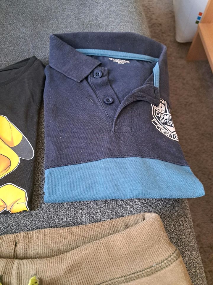 Tshirt und Hose Paket in Leipzig