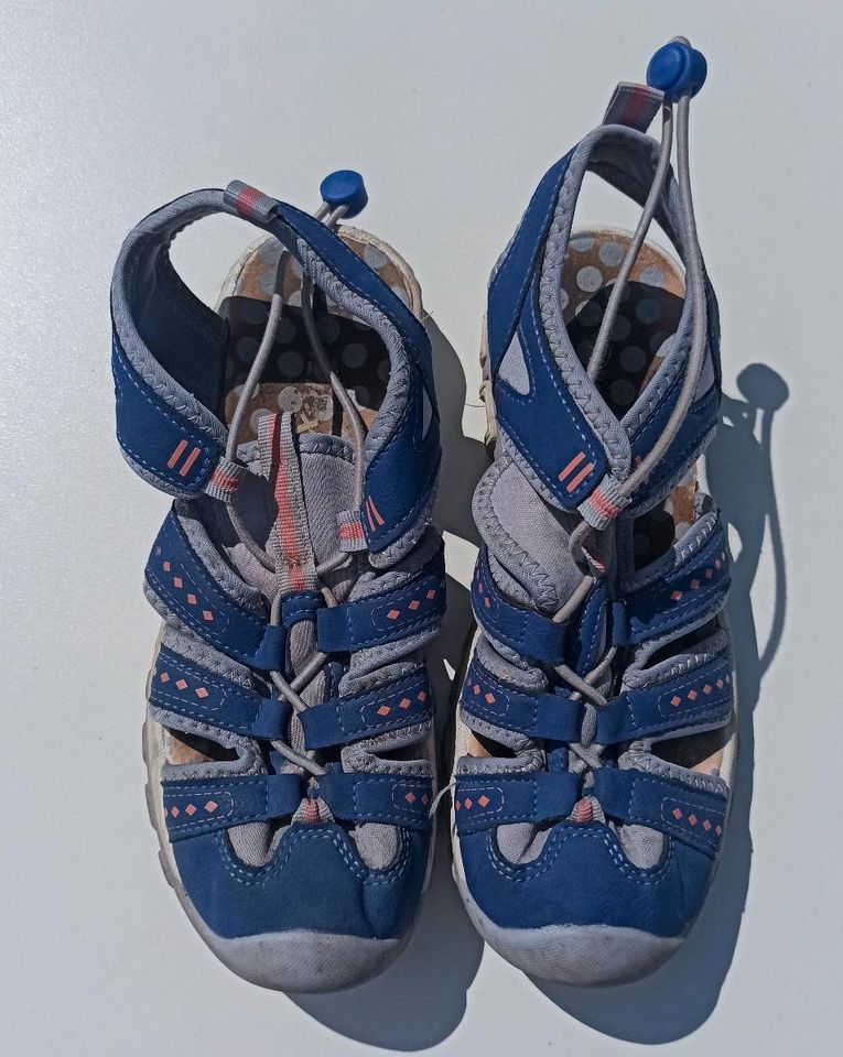 Sandalen trekking 34 blau lila in Berlin