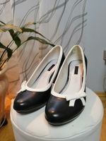 Schwarze Schuhe mit weißer Schleife Bugatti Saarland - Kirkel Vorschau