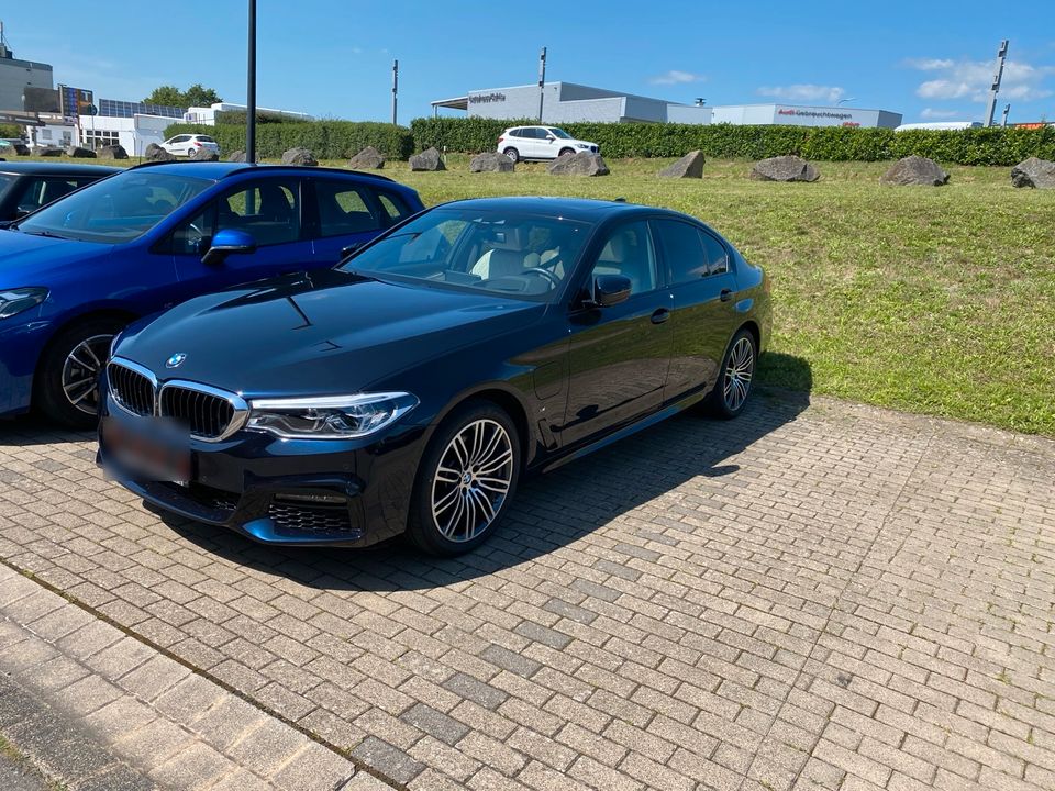 BMW  530e Xdrive Plugin Hybrid M pac 360 Kamera in Düsseldorf