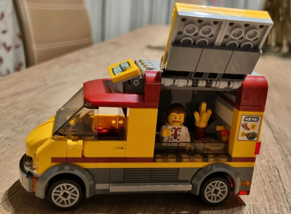 Lego City 60150 Pizzavan in Emden