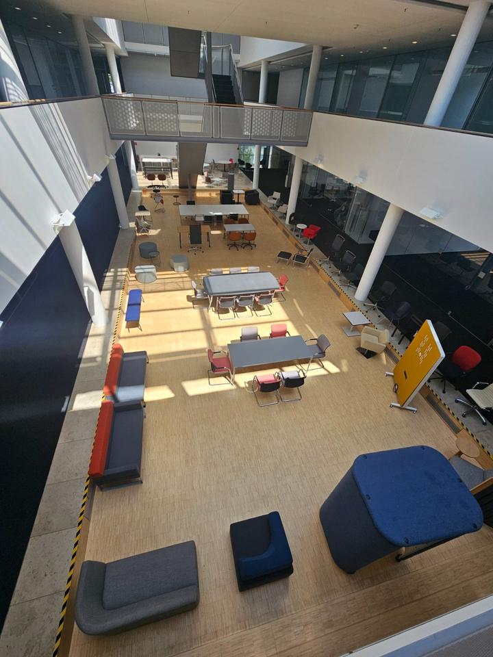 Abverkauf Lagerauflösung Büromöbel Möbel Büro Lagerverkauf in Hallbergmoos
