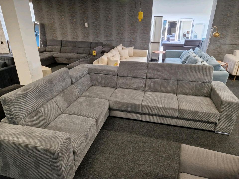 Sofa Wohnlandschaft Ecksofa Cord  grau mit Schlaffunktion und Möbel Wurm in Osnabrück