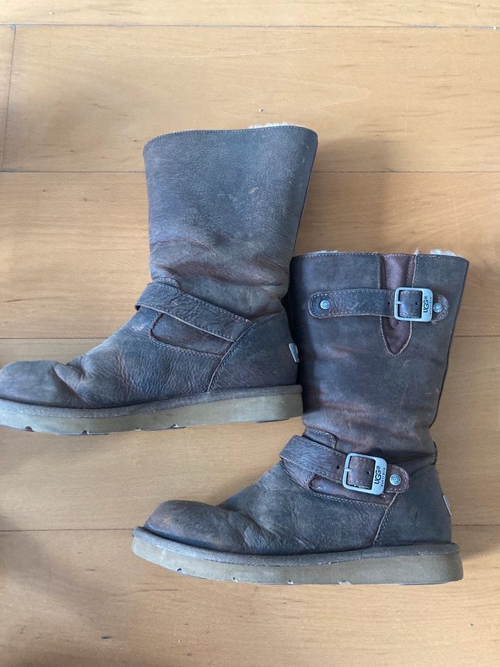 UGG Kensington, Größe 38, einmalig getragen, neuwertiger Zustand in  Düsseldorf - Bilk | eBay Kleinanzeigen ist jetzt Kleinanzeigen