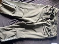 Sportliche Hose von Elias rumelis Nordrhein-Westfalen - Langenfeld Vorschau
