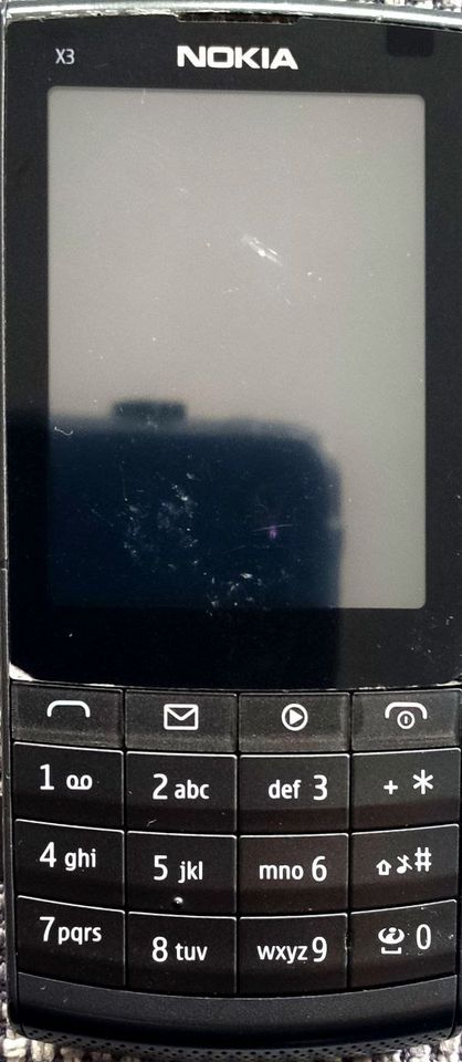 Nokia Handy X3-02 in Dreieich