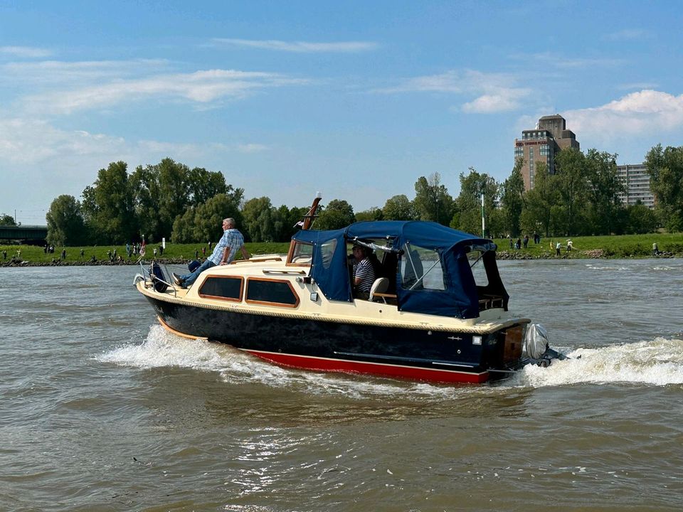 Waterland 700,Bugstrahl,40PS Yamaha im Schacht, Motorboot in Neuss