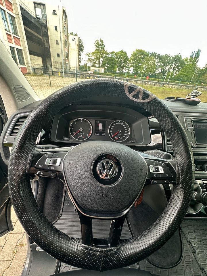 VW T6 Multivan zu verkaufen in Geesthacht