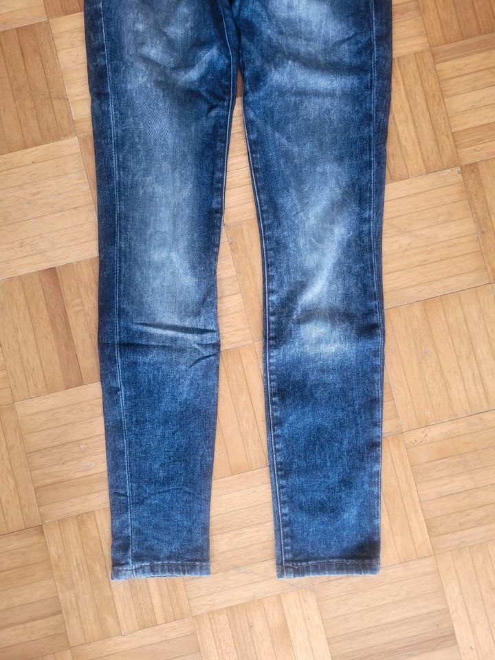 Neue Jeans von Esprit, blau, bequem, XS-S in Düsseldorf