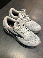 Brooks Adrenaline GTS 24 / Neu / white Dresden - Äußere Neustadt Vorschau