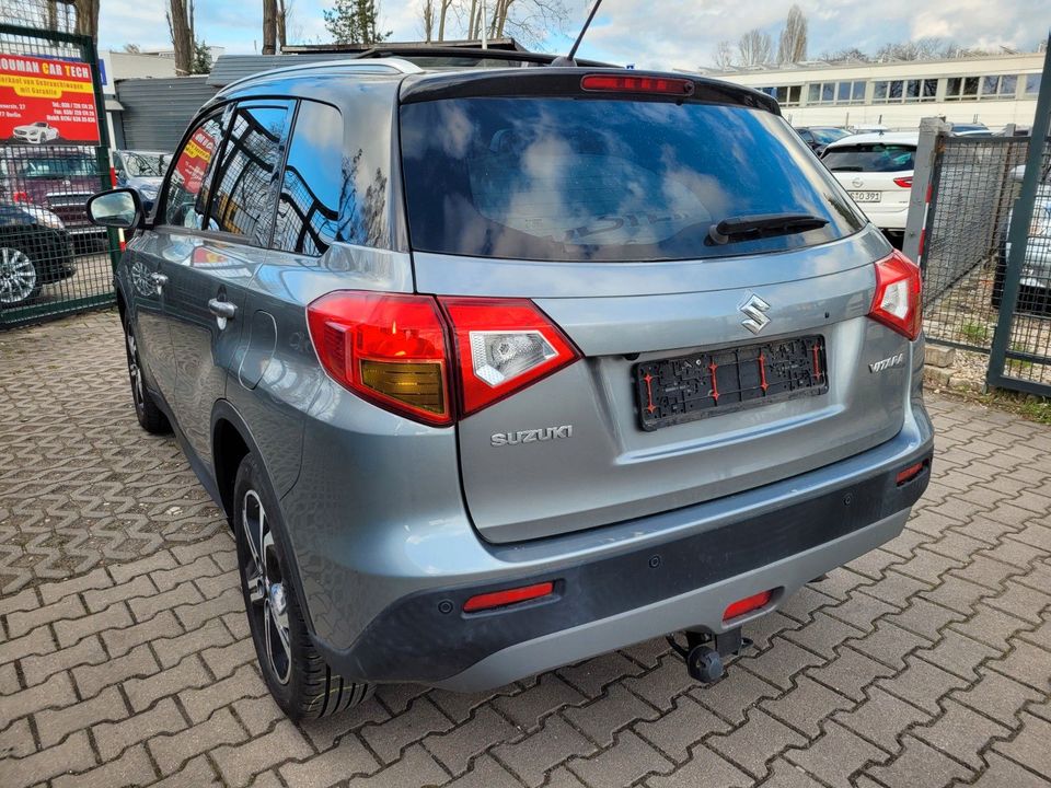 Suzuki Vitara 1.6 DDiS Comfort*PANORAMA*XENON*NAVI*1.HD in Berlin