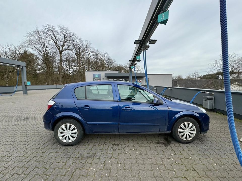 Opel Astra 2005 1.4 in Hilchenbach