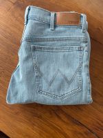 Jeans Wrangler NEU Straight Cut hellblau W32 L34 Hessen - Hünfelden Vorschau