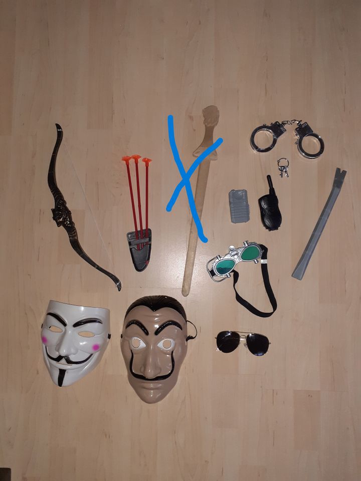 Pfeil Bogen Maske Halloween Fasching Rollenspiel  Spielzeug in Karlsruhe