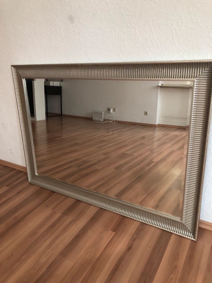 Ikea Spiegel SONGE silberfarben, 91x130 cm in Gemmingen